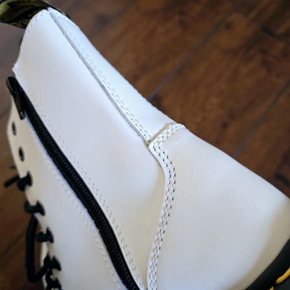 Doc Dr. Martens Women's Jadon Leather Lace Up Ankle Boots White Size US 6L/ 5M - Picture 13 of 16